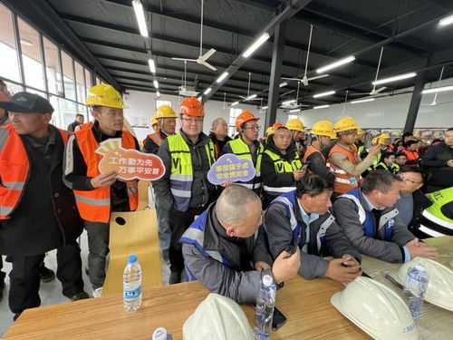 文化服务进工地 公益演出暖人心——金海街道为城市建设者送上安全守护与欢乐时光
